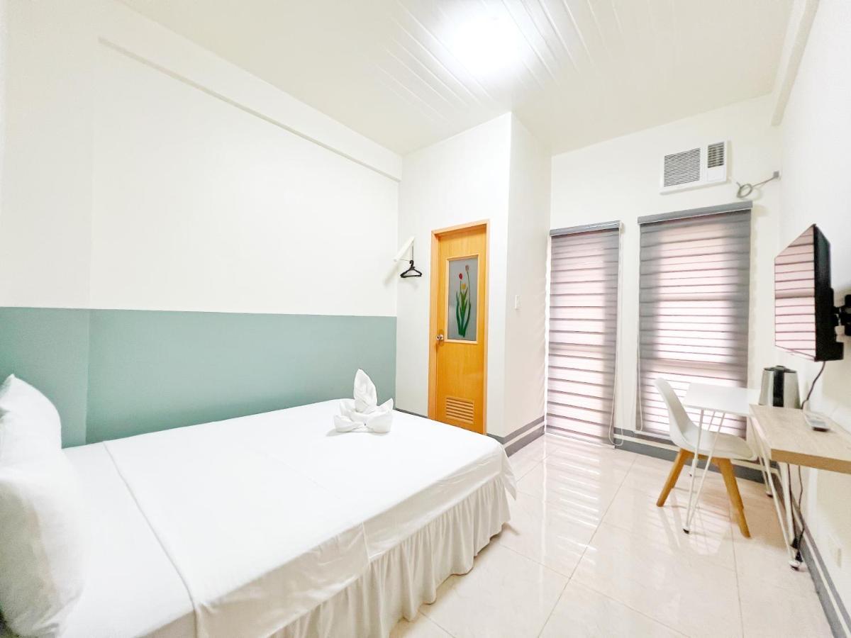 Verra Inn Tagaytay City Exteriör bild