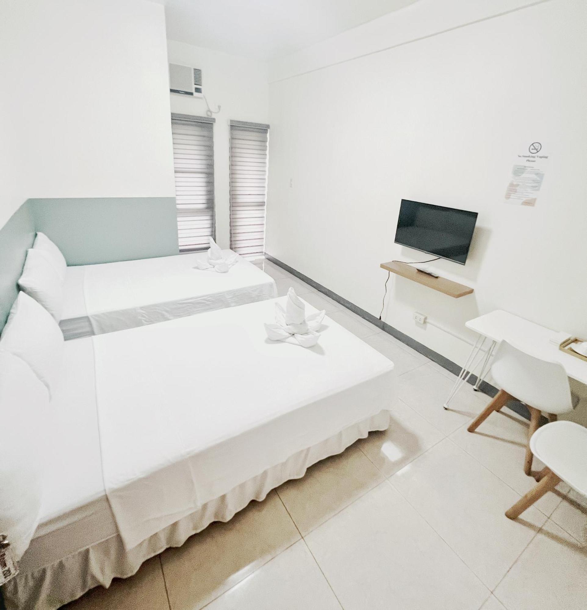 Verra Inn Tagaytay City Exteriör bild